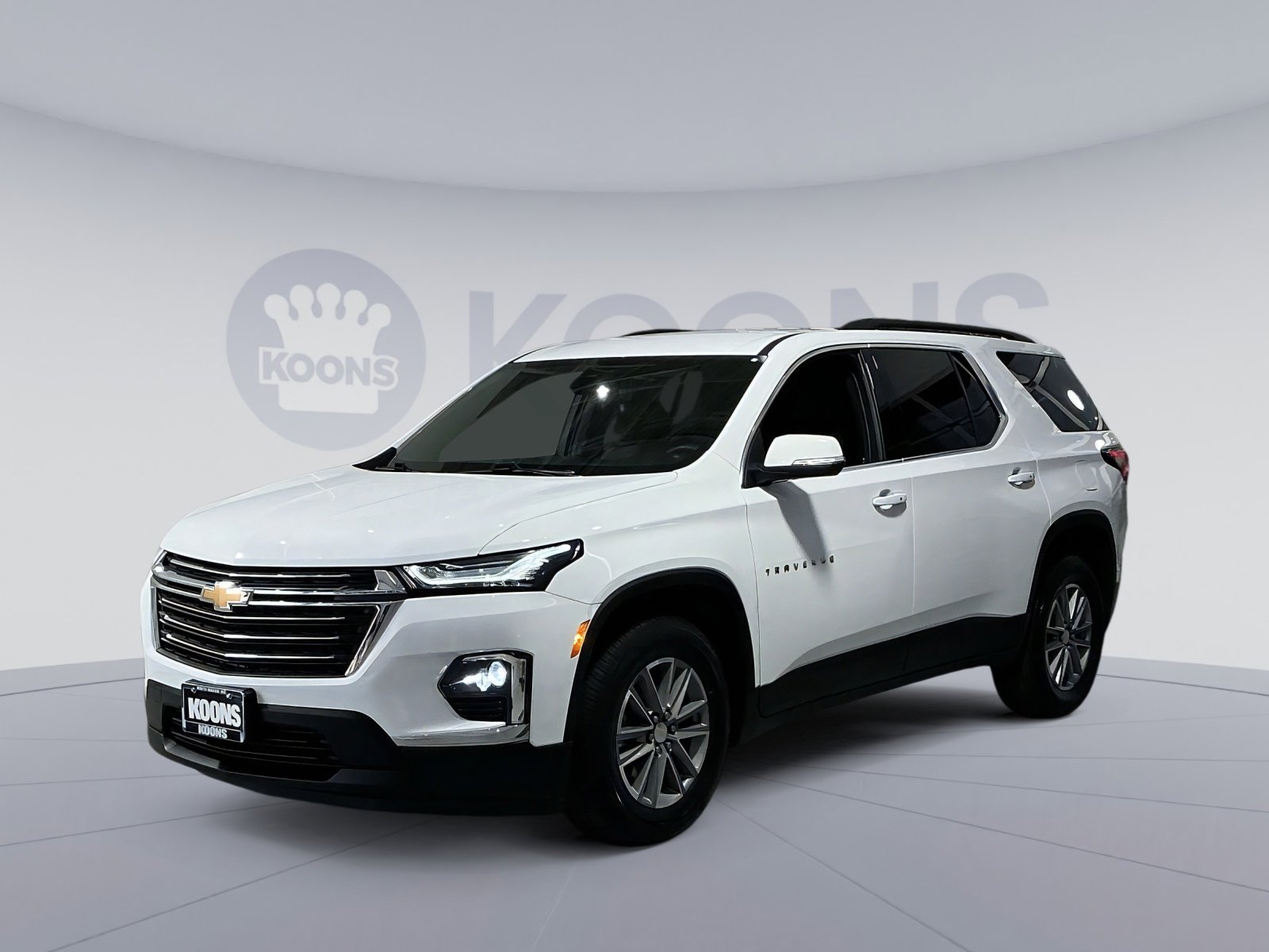 Used 2023 Chevrolet Traverse LT