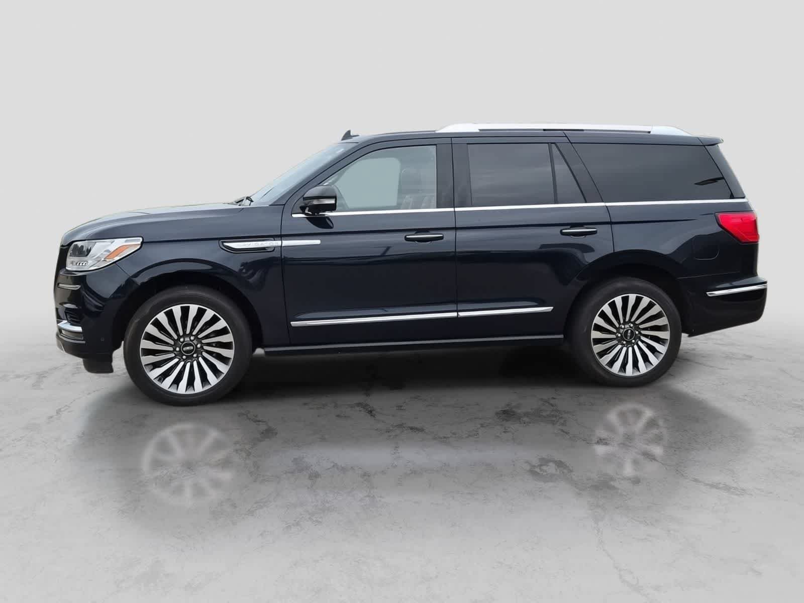 Used 2021 Lincoln Navigator Reserve w/ Luxury Package AWD/4WD image 5