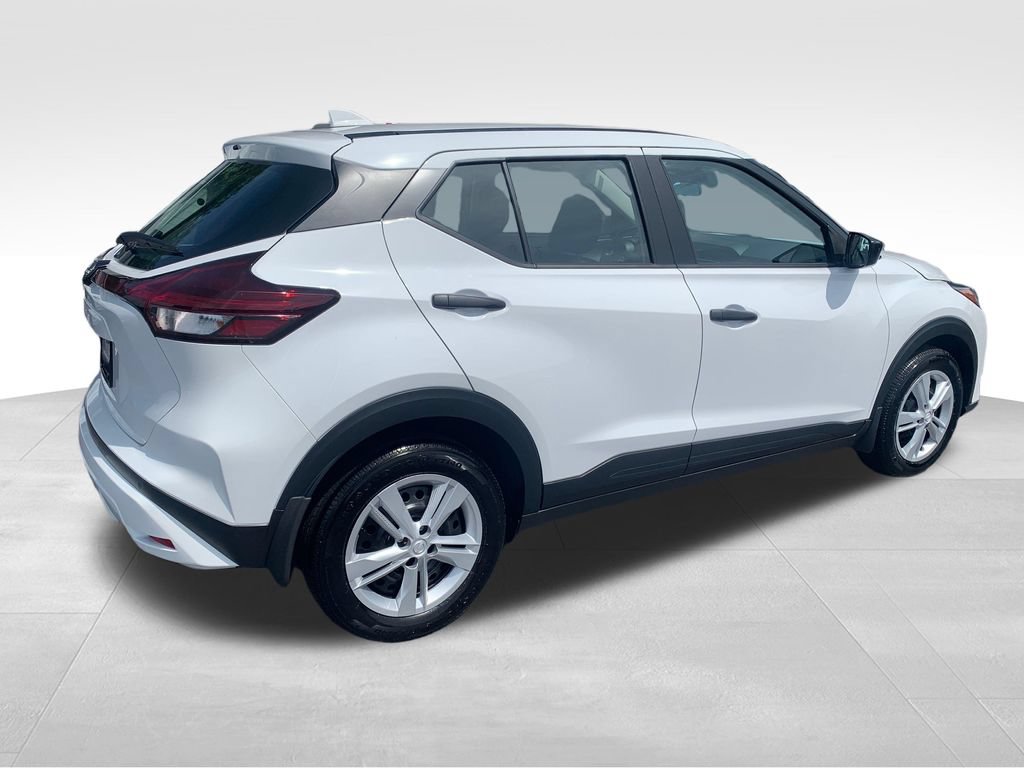 Used 2025 Nissan Kicks Play S FWD image 6
