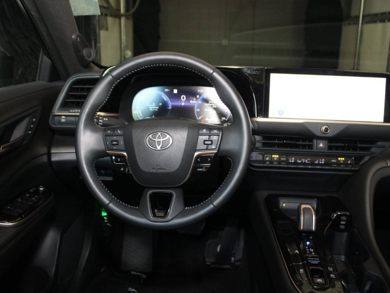 Used 2026 Toyota Crown AWD/4WD image 16