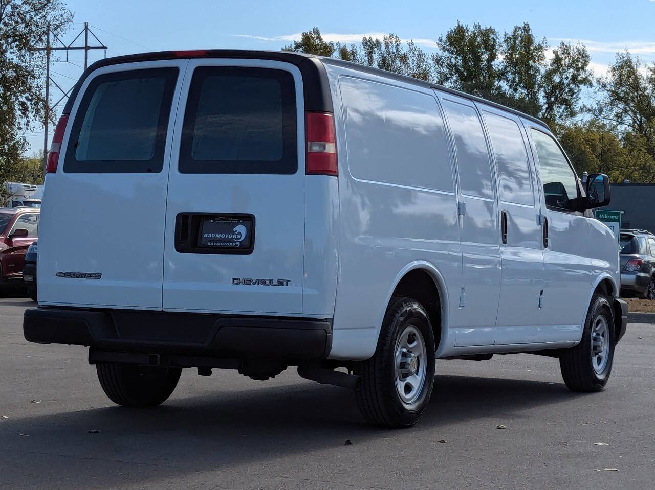 Used 2004 Chevrolet Express 1500 RWD image 13