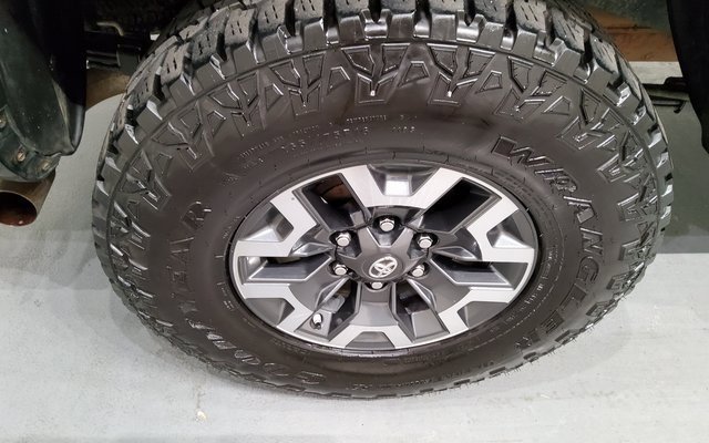 Used 2016 Toyota Tacoma TRD Off-Road image 35