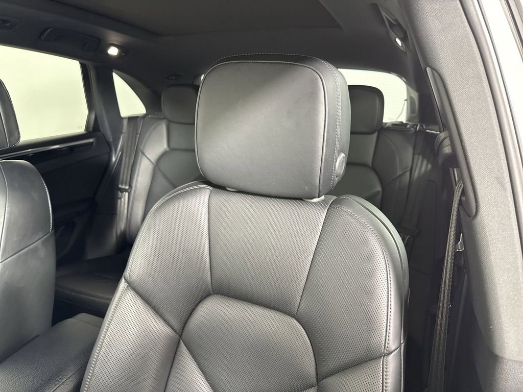 Certified 2023 Porsche Macan Turbo image 41