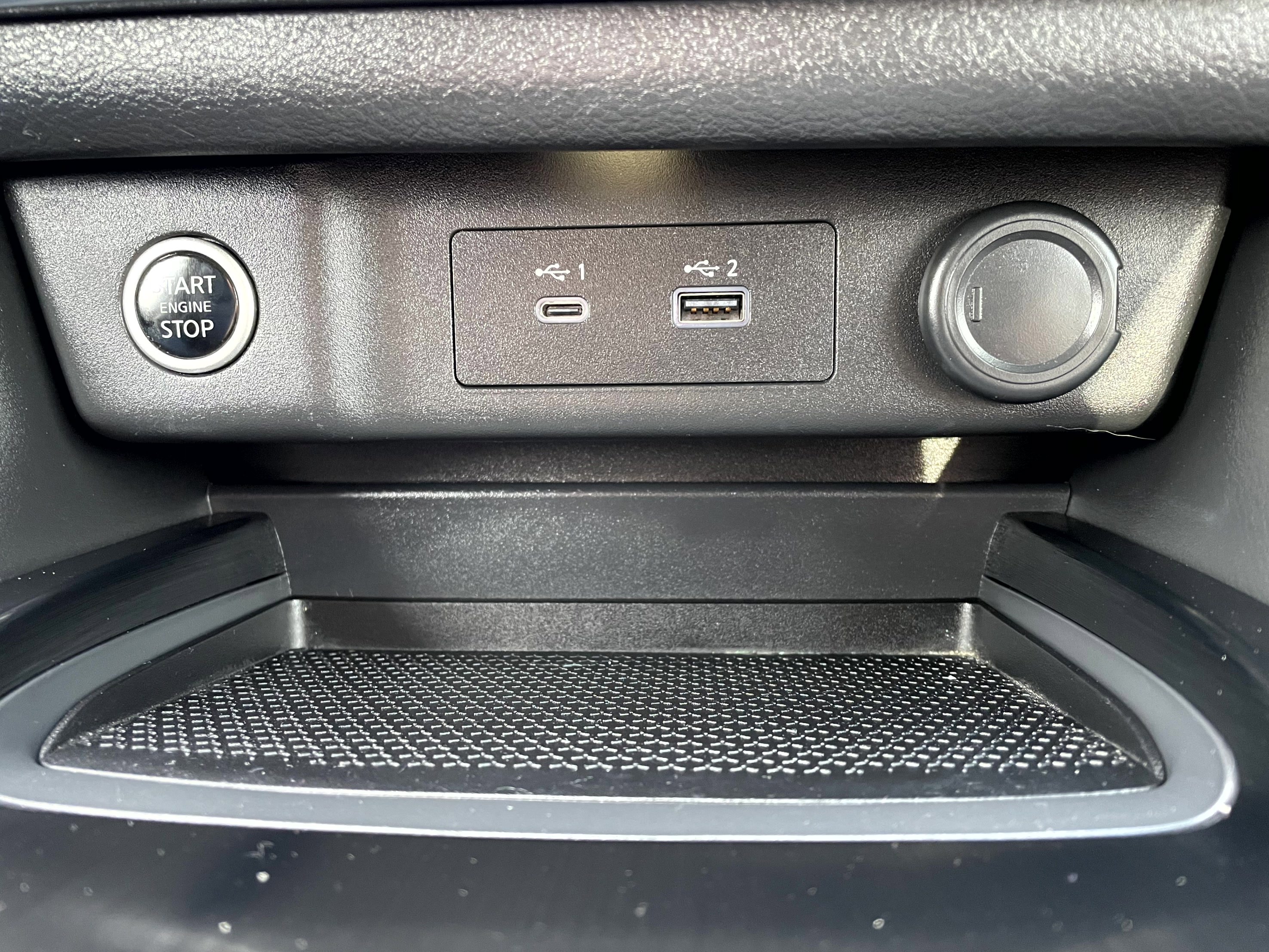 Used 2022 Nissan Rogue SV image 17