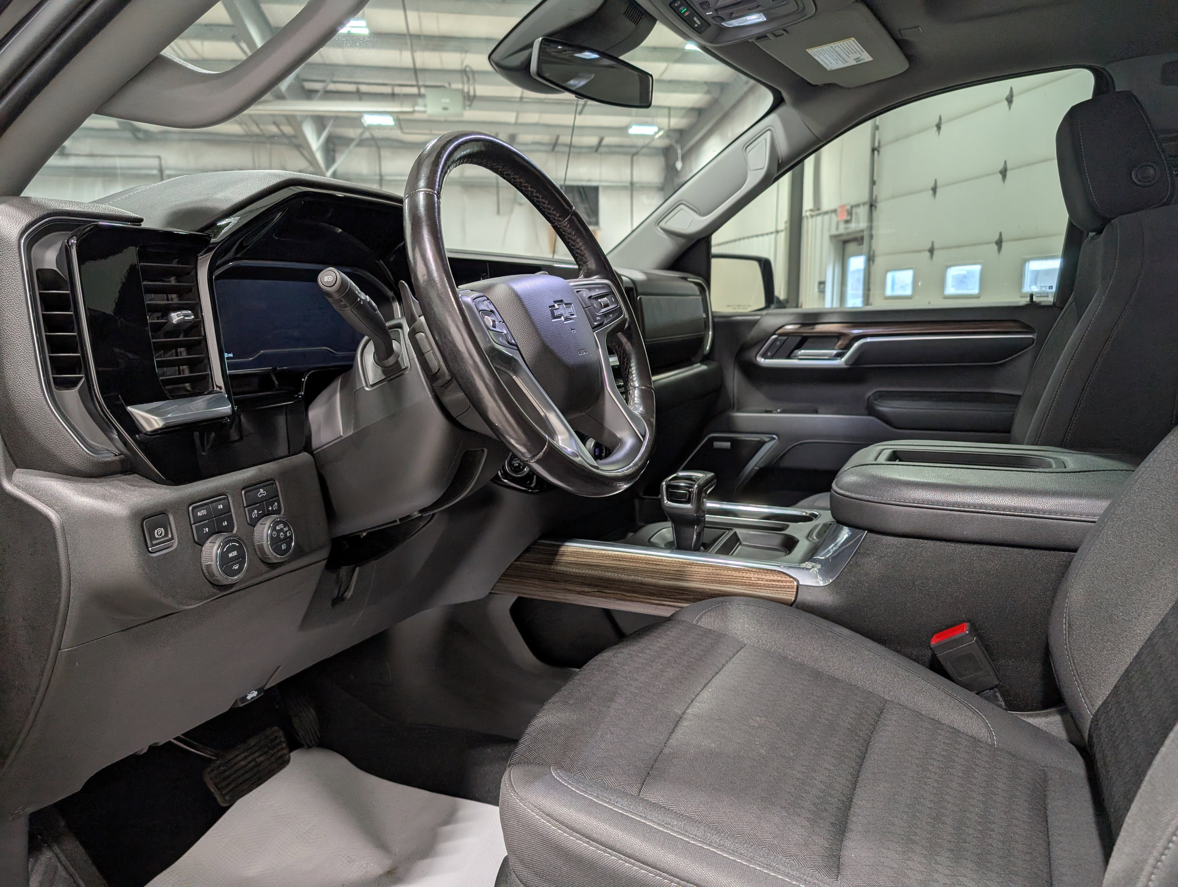 Used 2022 Chevrolet Silverado 1500 RST image 15