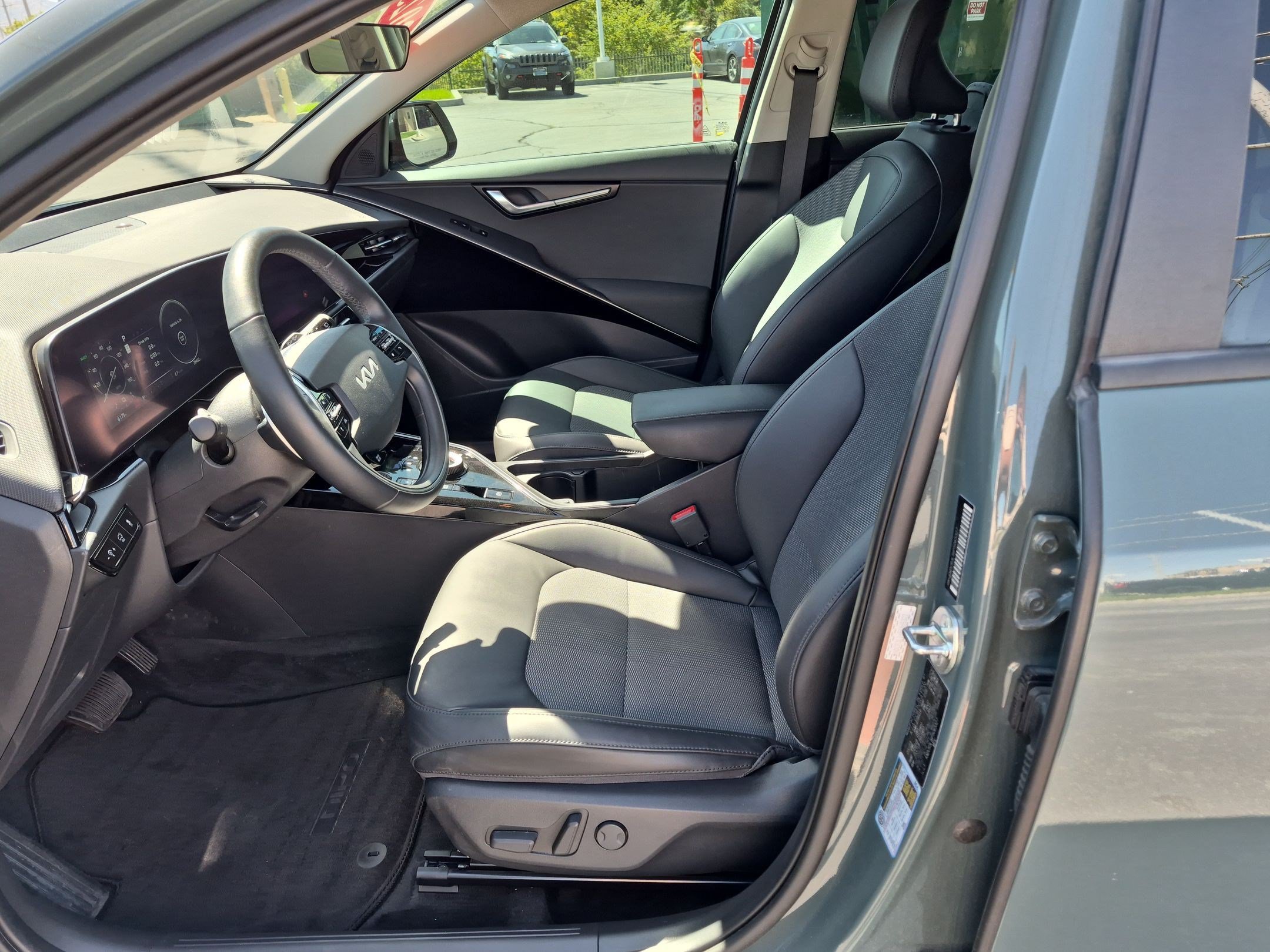 Used 2023 Kia Niro Wind w/ Wind Preserve Package FWD image 24