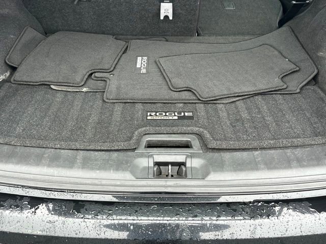 Used 2018 Nissan Rogue Sport SV AWD/4WD image 16