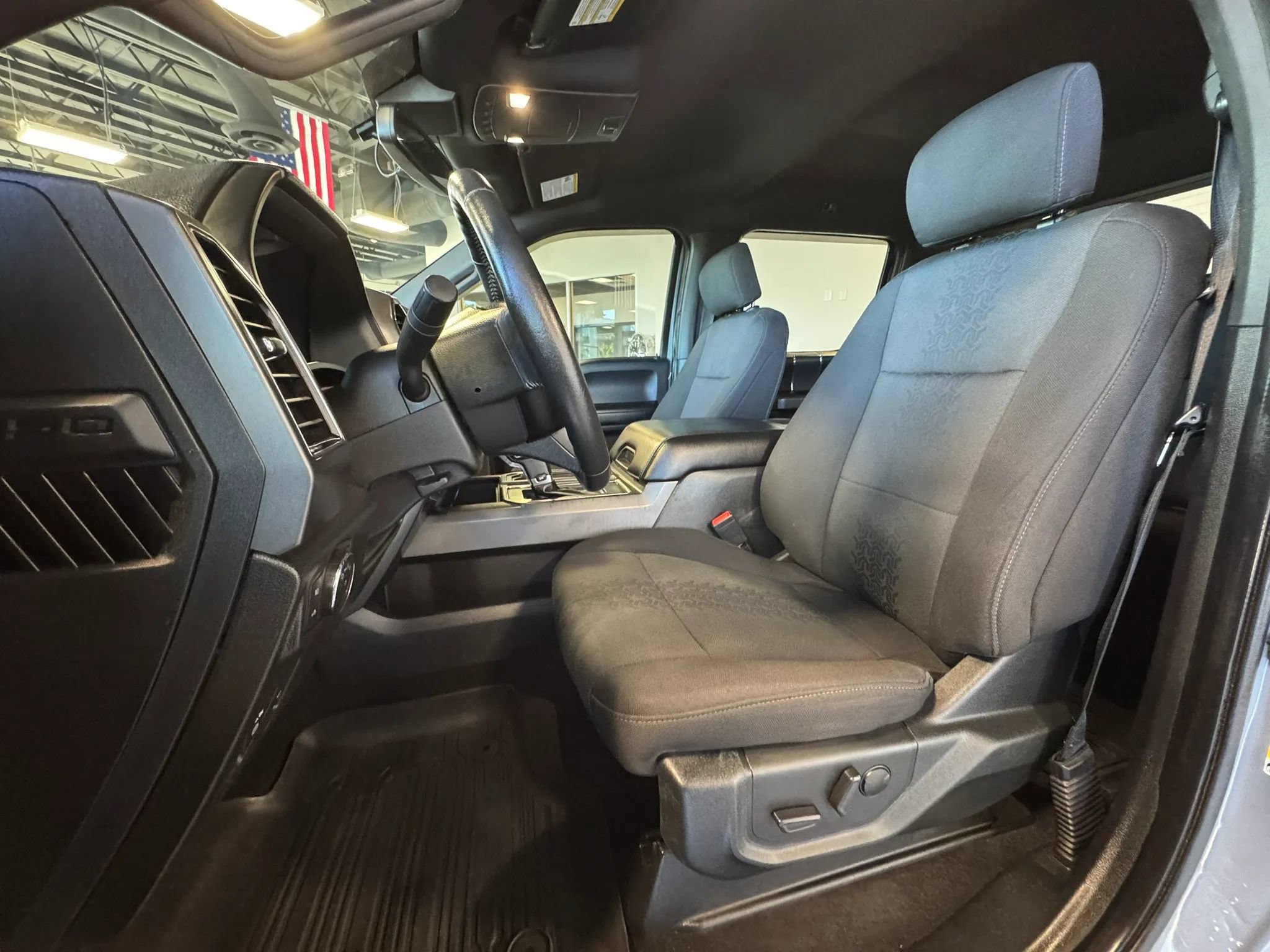 Used 2020 Ford F150 XLT w/ Equipment Group 302A Luxury AWD/4WD image 14