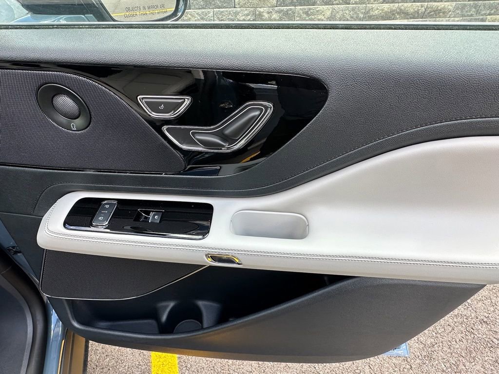 New 2026 Lincoln Aviator Reserve AWD/4WD image 24