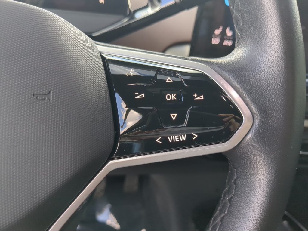 Certified 2023 Volkswagen ID.4 Pro RWD image 28