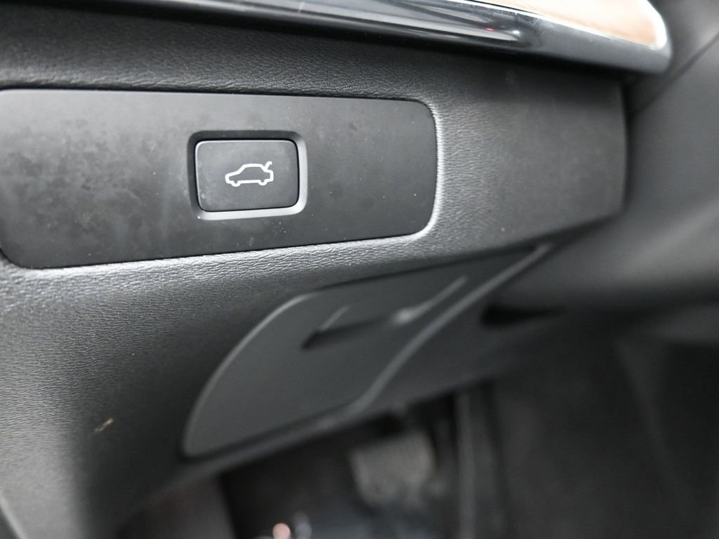 Used 2025 Volvo XC90 B5 Plus image 22