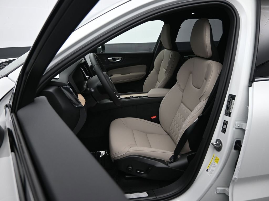 New 2026 Volvo XC60 B5 Plus w/ Climate Package image 21