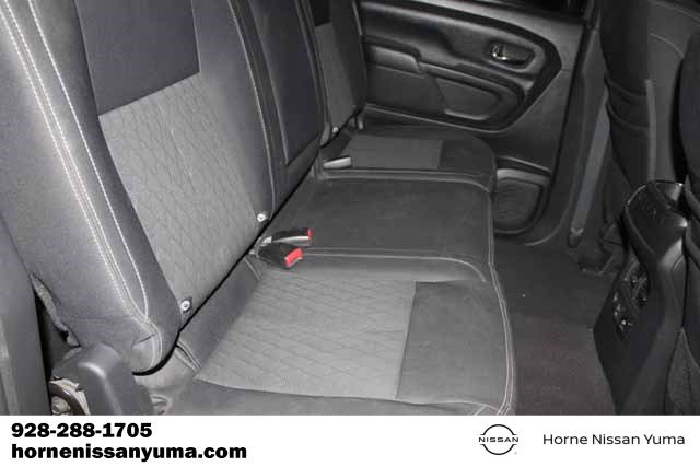Used 2019 Nissan Titan SV w/ SV Convenience Package RWD image 7