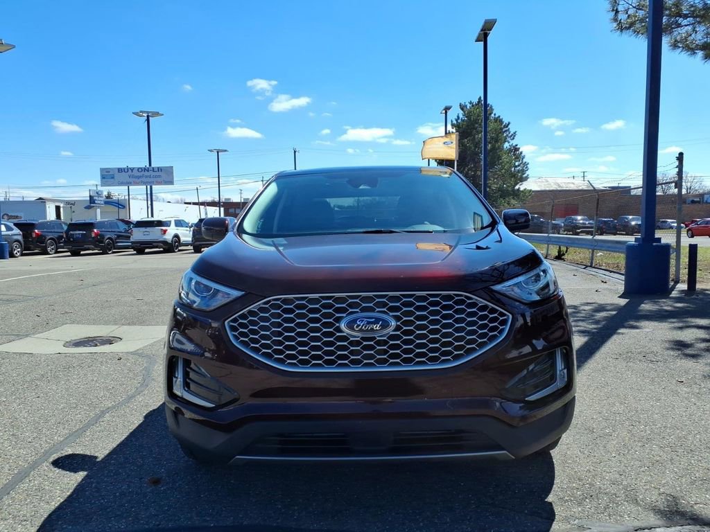 Certified 2023 Ford Edge SEL w/ Convenience Package AWD/4WD image 2