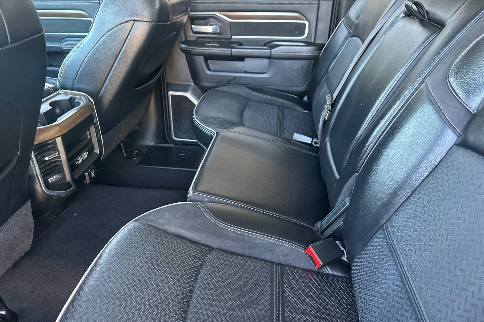 Used 2024 RAM 2500 Laramie AWD/4WD image 12