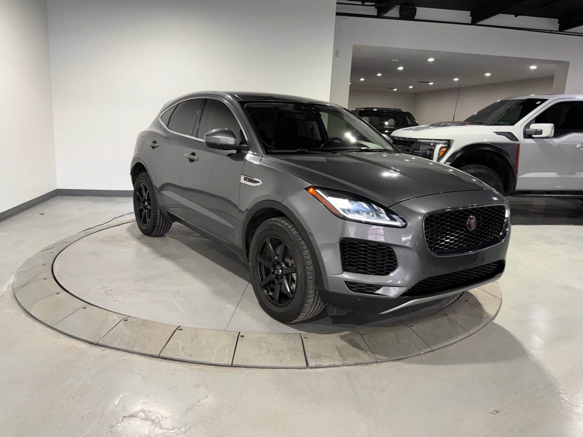 Used 2018 Jaguar E-PACE S image 7