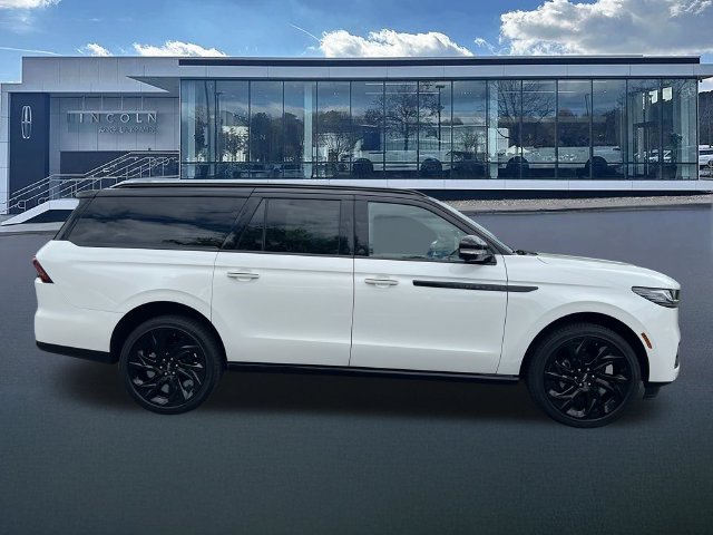 New 2027 Lincoln Navigator L Black Label AWD/4WD image 8
