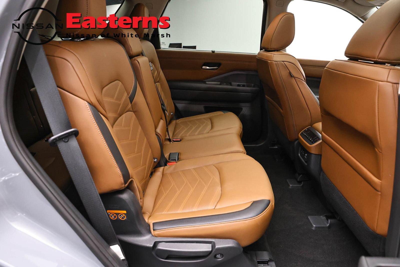 Used 2023 Nissan Pathfinder Platinum w/ Cargo Package AWD/4WD image 23