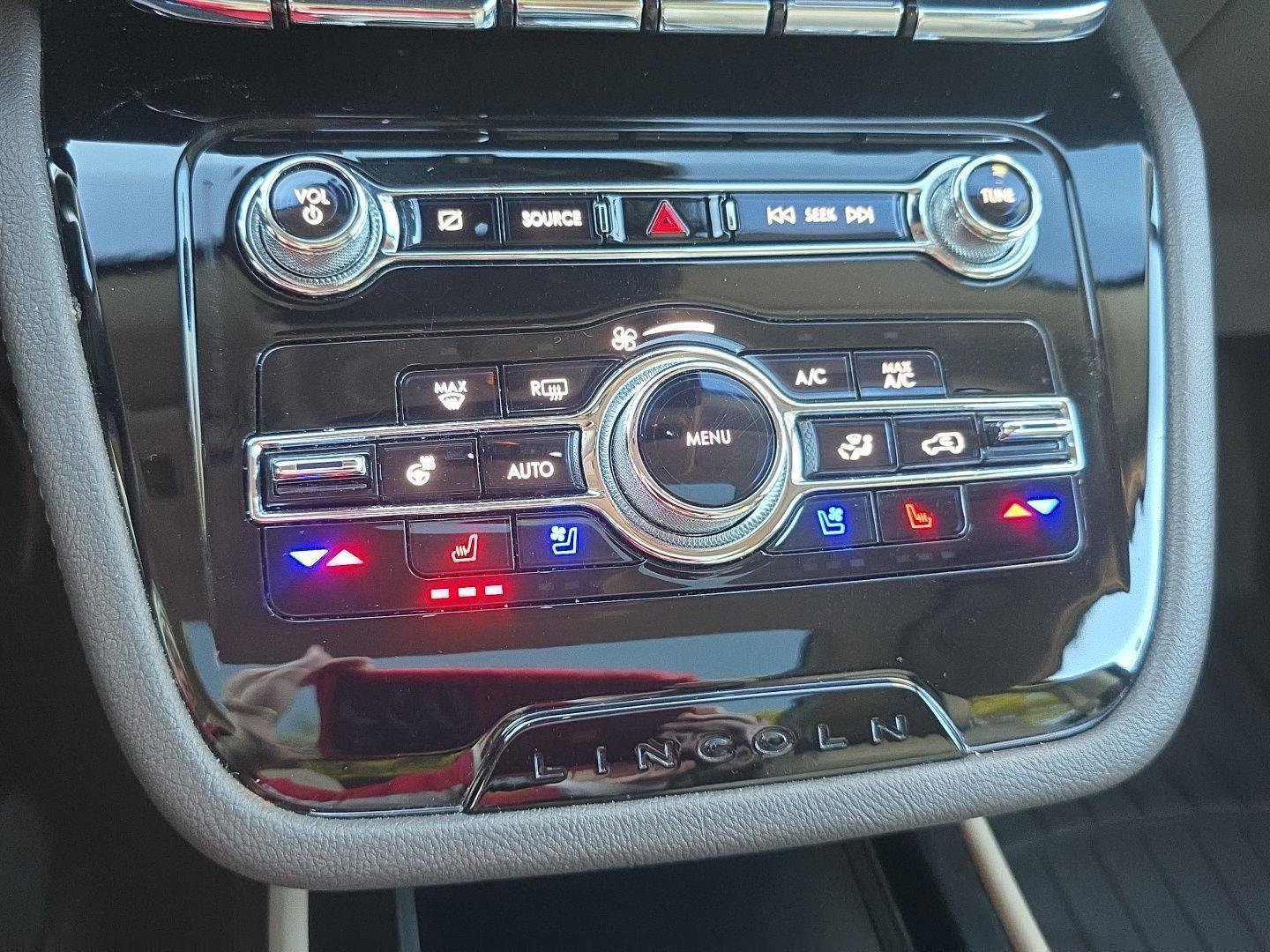 Used 2021 Lincoln Corsair Reserve w/ Equipment Group 201A image 21