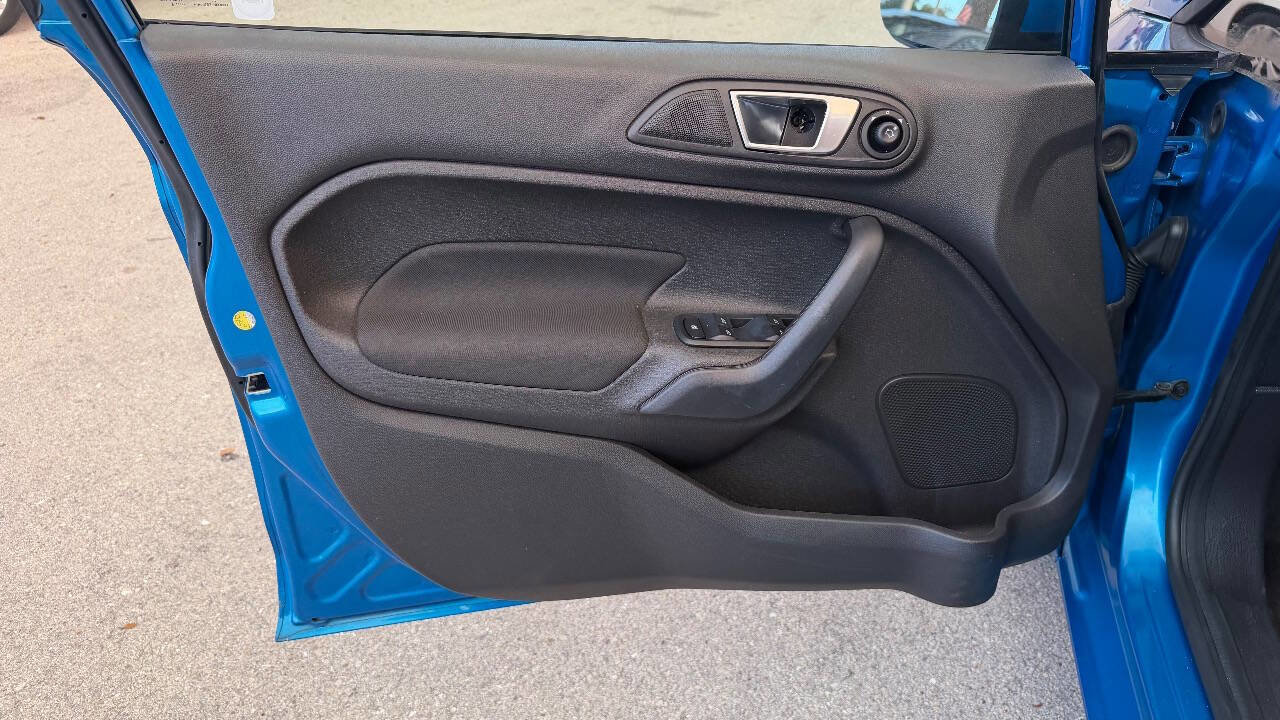 Used 2014 Ford Fiesta SE FWD image 17