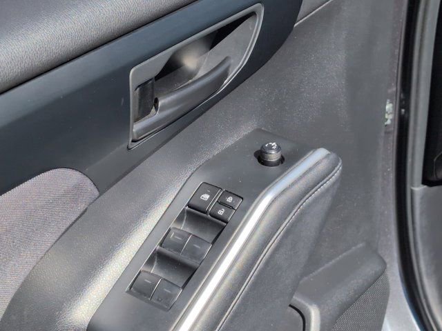 Used 2024 Toyota Highlander LE image 13