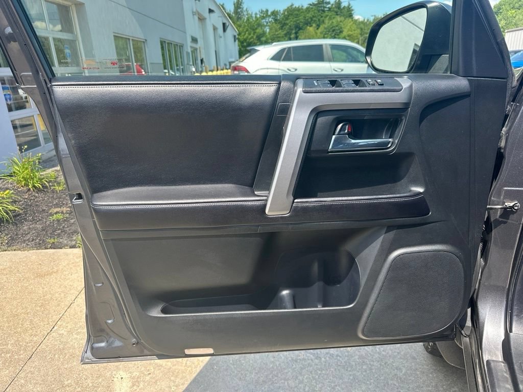 Used 2016 Toyota 4Runner SR5 Premium AWD/4WD image 12