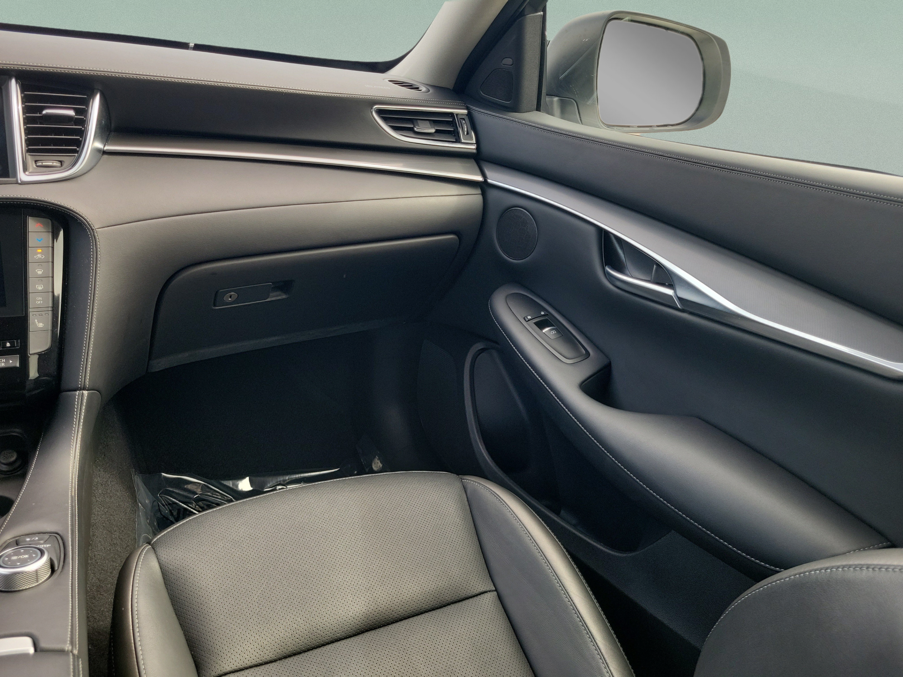 Certified 2025 INFINITI QX50 Luxe AWD/4WD image 12