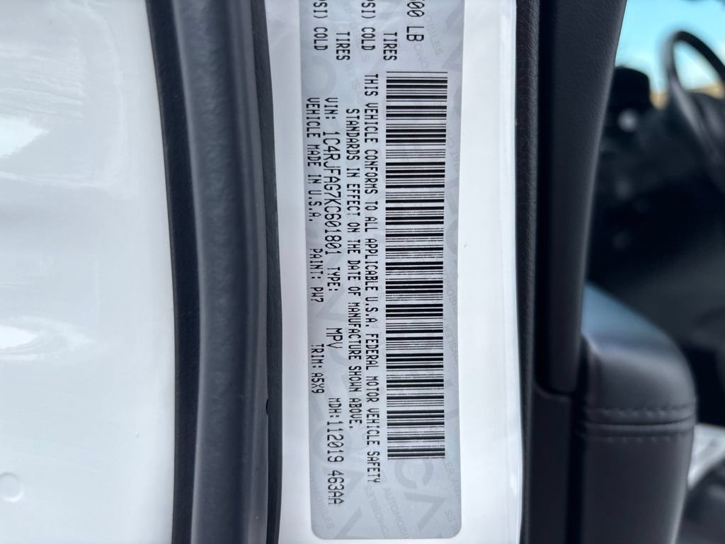 Used 2019 Jeep Grand Cherokee Laredo AWD/4WD image 10