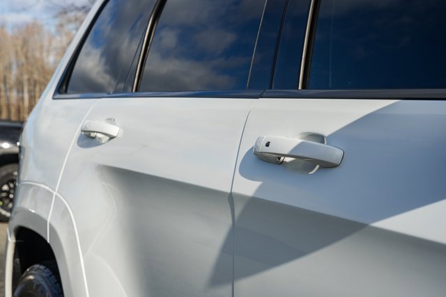 Used 2020 Jeep Grand Cherokee SRT w/ Trailer Tow Group IV image 17