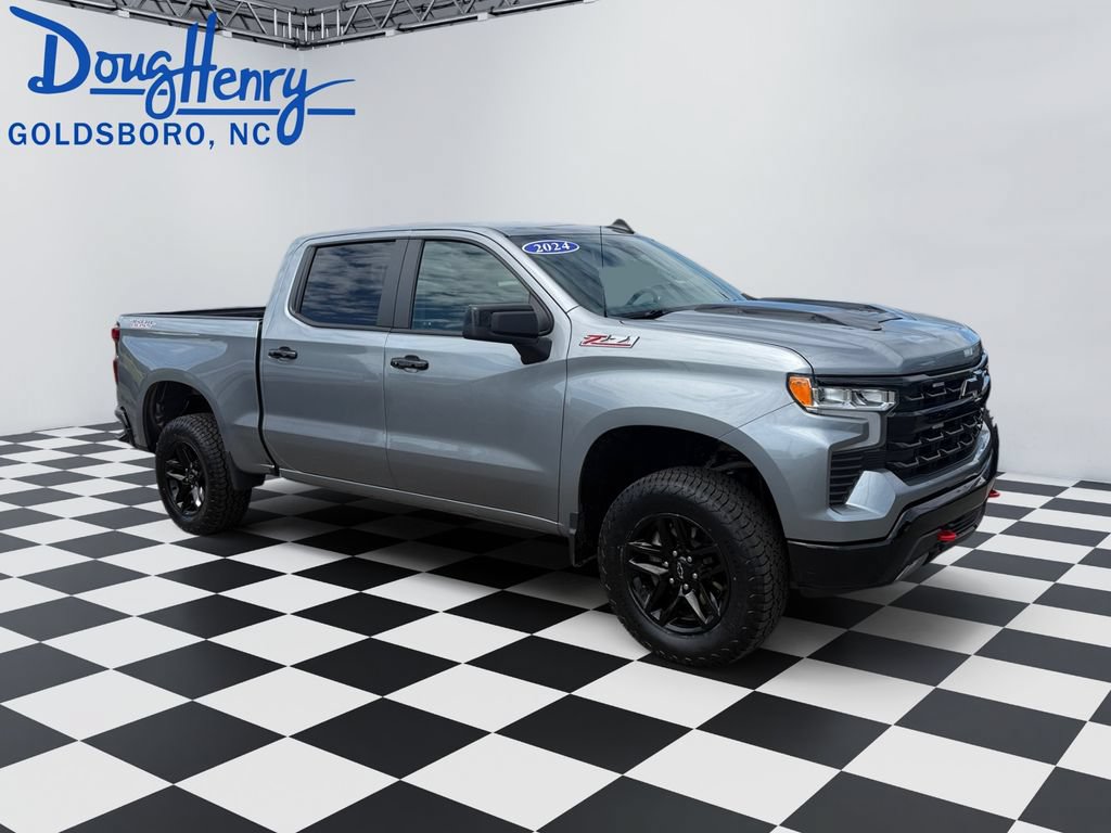 Used 2024 Chevrolet Silverado 1500 LT Trail Boss w/ Convenience Package II AWD/4WD image 7