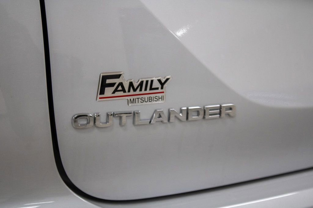 Used 2023 Mitsubishi Outlander SEL image 16