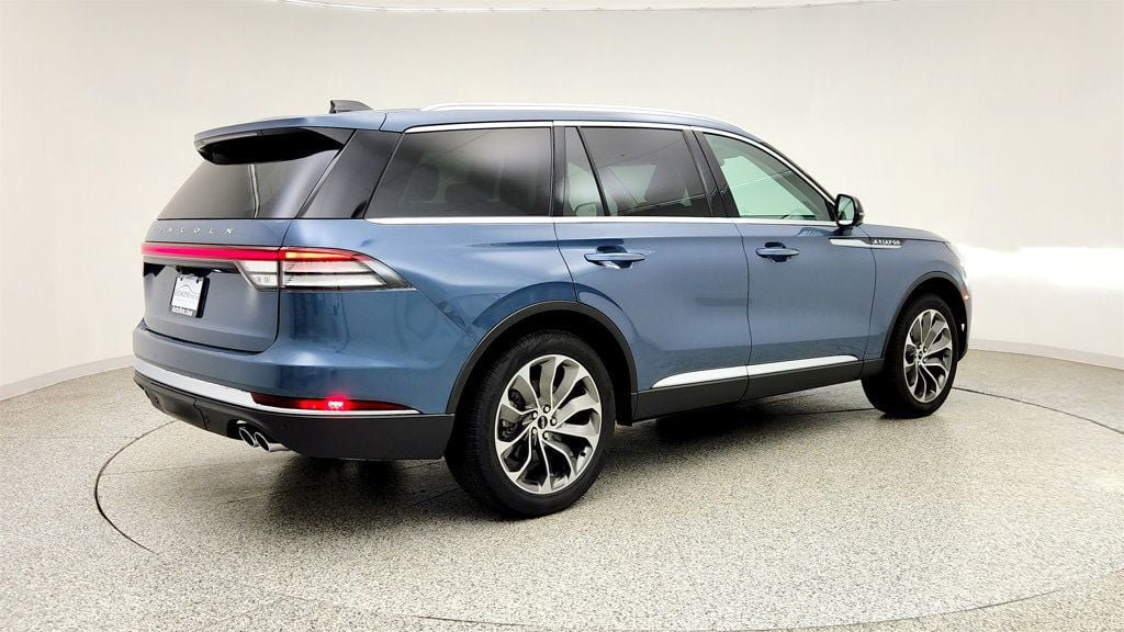 Used 2026 Lincoln Aviator Reserve AWD/4WD image 5