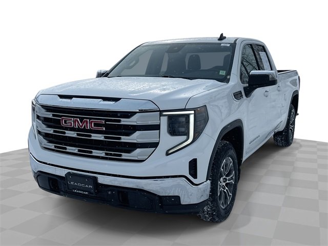 Used 2024 GMC Sierra 1500 SLE image 1