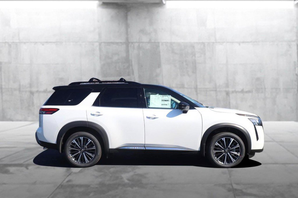 New 2026 Nissan Pathfinder Platinum AWD/4WD image 5