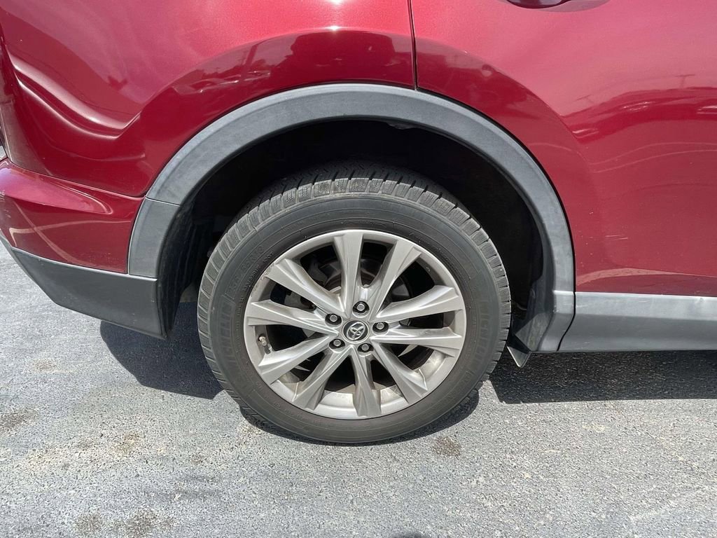 Used 2018 Toyota RAV4 Limited image 24
