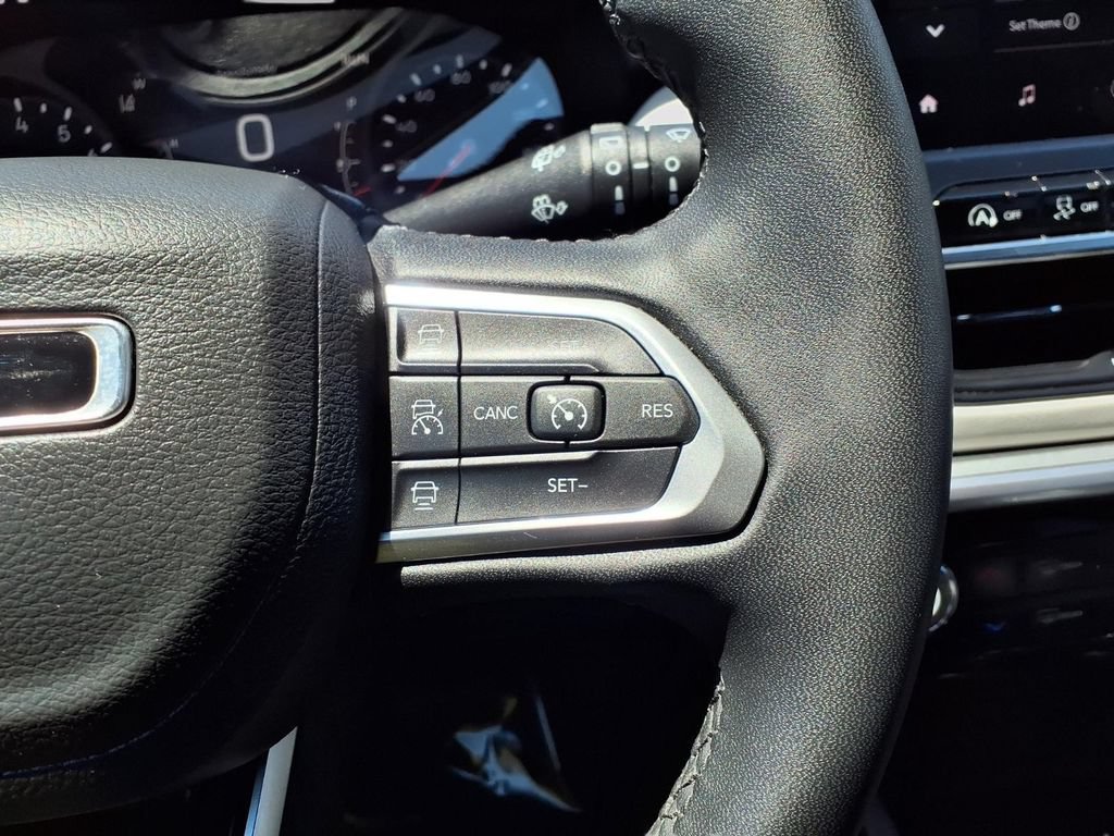 Certified 2025 Jeep Compass Limited AWD/4WD image 14