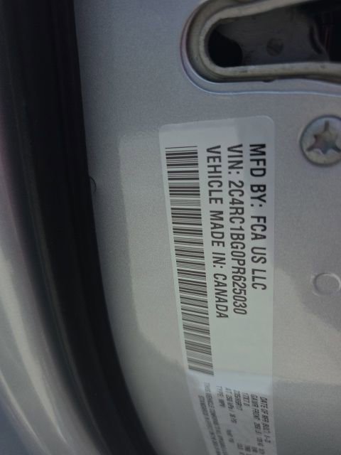 Used 2023 Chrysler Pacifica Touring-L FWD image 37