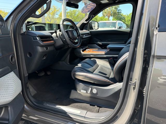 Used 2025 Lincoln Navigator Black Label AWD/4WD image 10