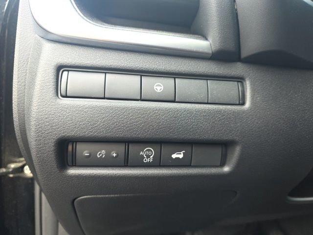 Certified 2023 Nissan Rogue SV w/ SV Premium B Package image 21