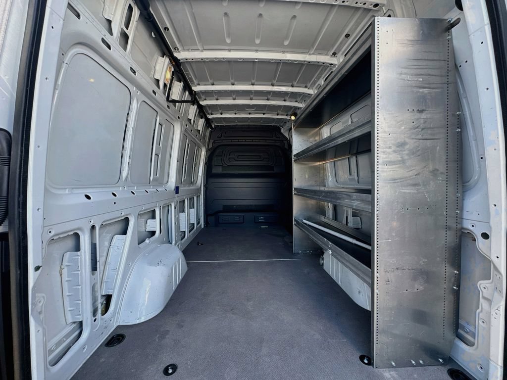 Used 2024 Mercedes-Benz Sprinter 2500 image 8