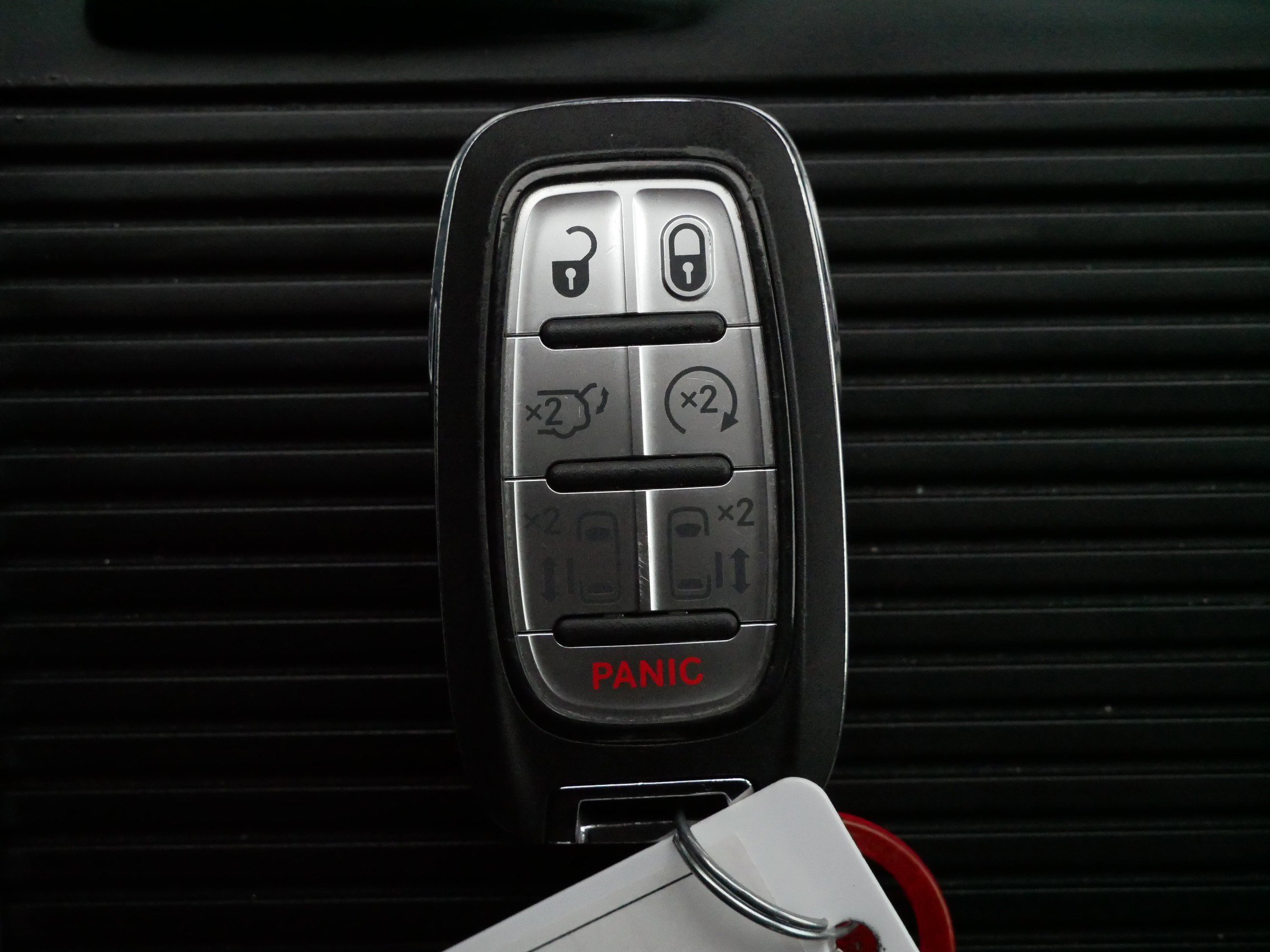 Used 2024 Chrysler Pacifica Touring-L image 31