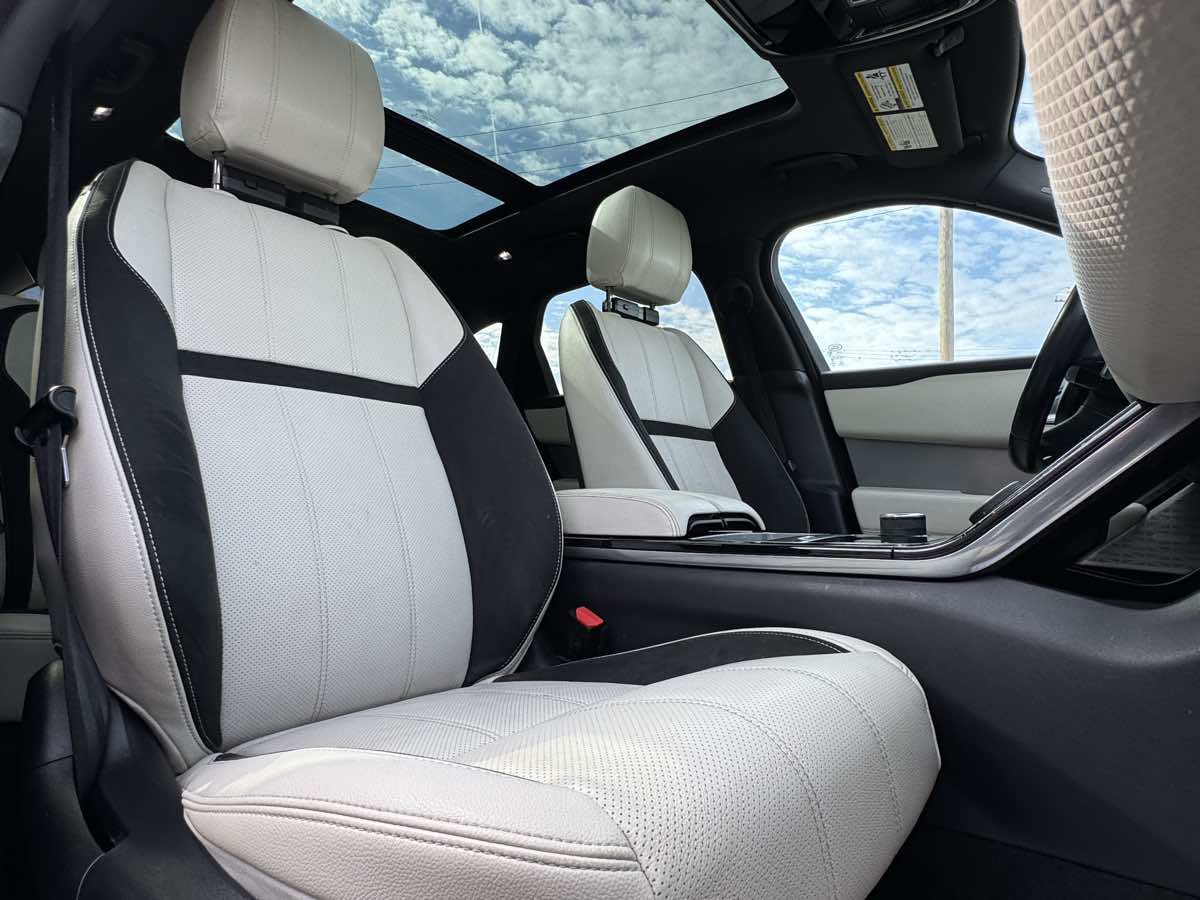 Used 2020 Land Rover Range Rover Velar R-Dynamic S image 30