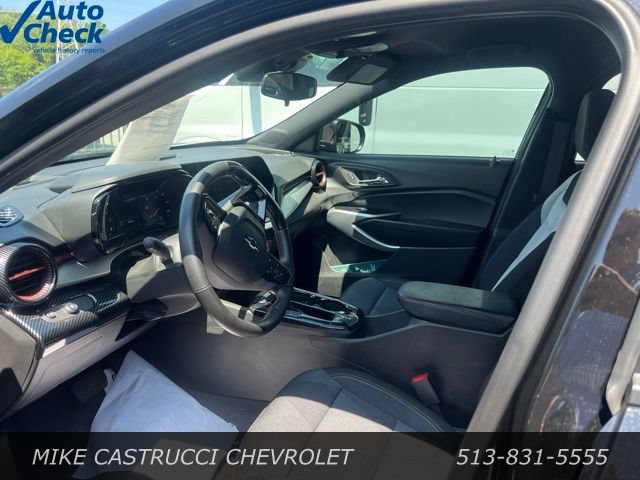 Used 2025 Chevrolet Trax RS w/ Driver Confidence Package FWD image 6
