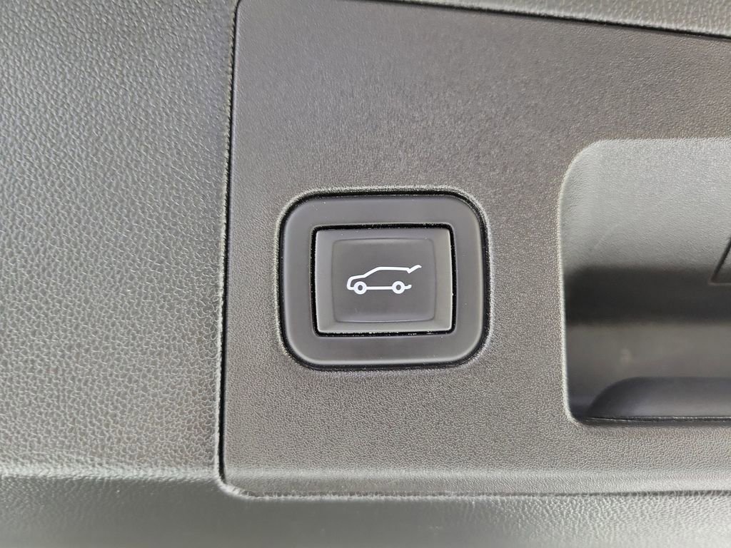 Certified 2024 Cadillac XT5 Luxury AWD/4WD image 9