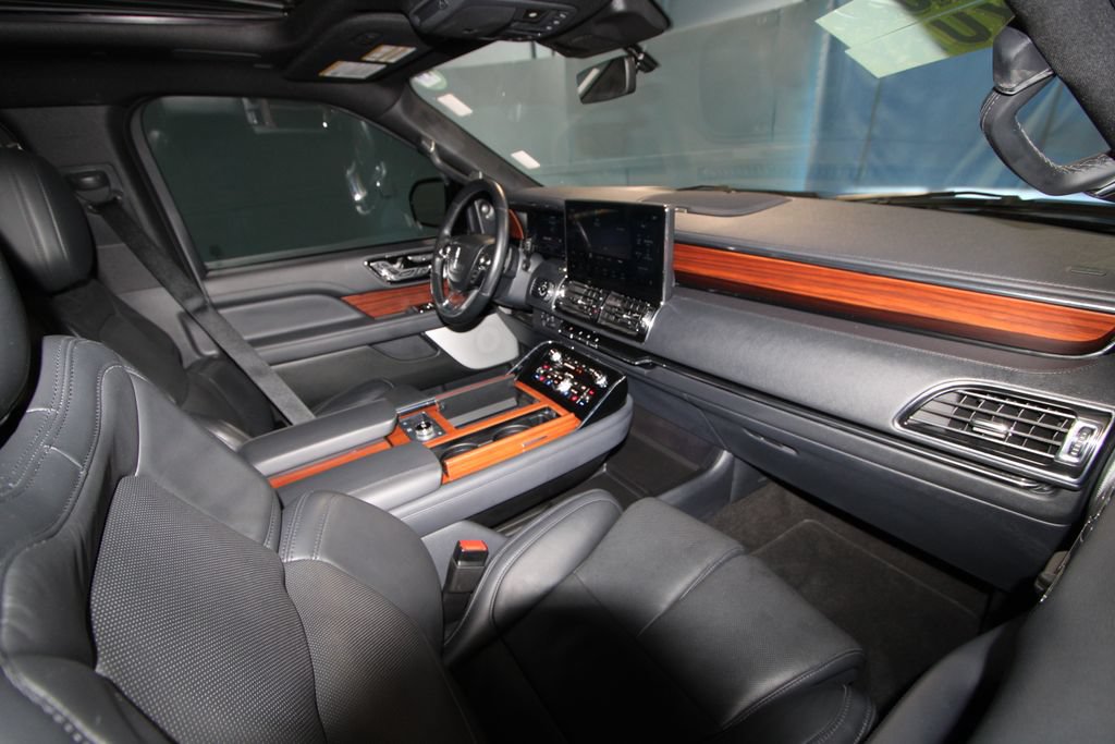 Used 2024 Lincoln Navigator L Reserve AWD/4WD image 24