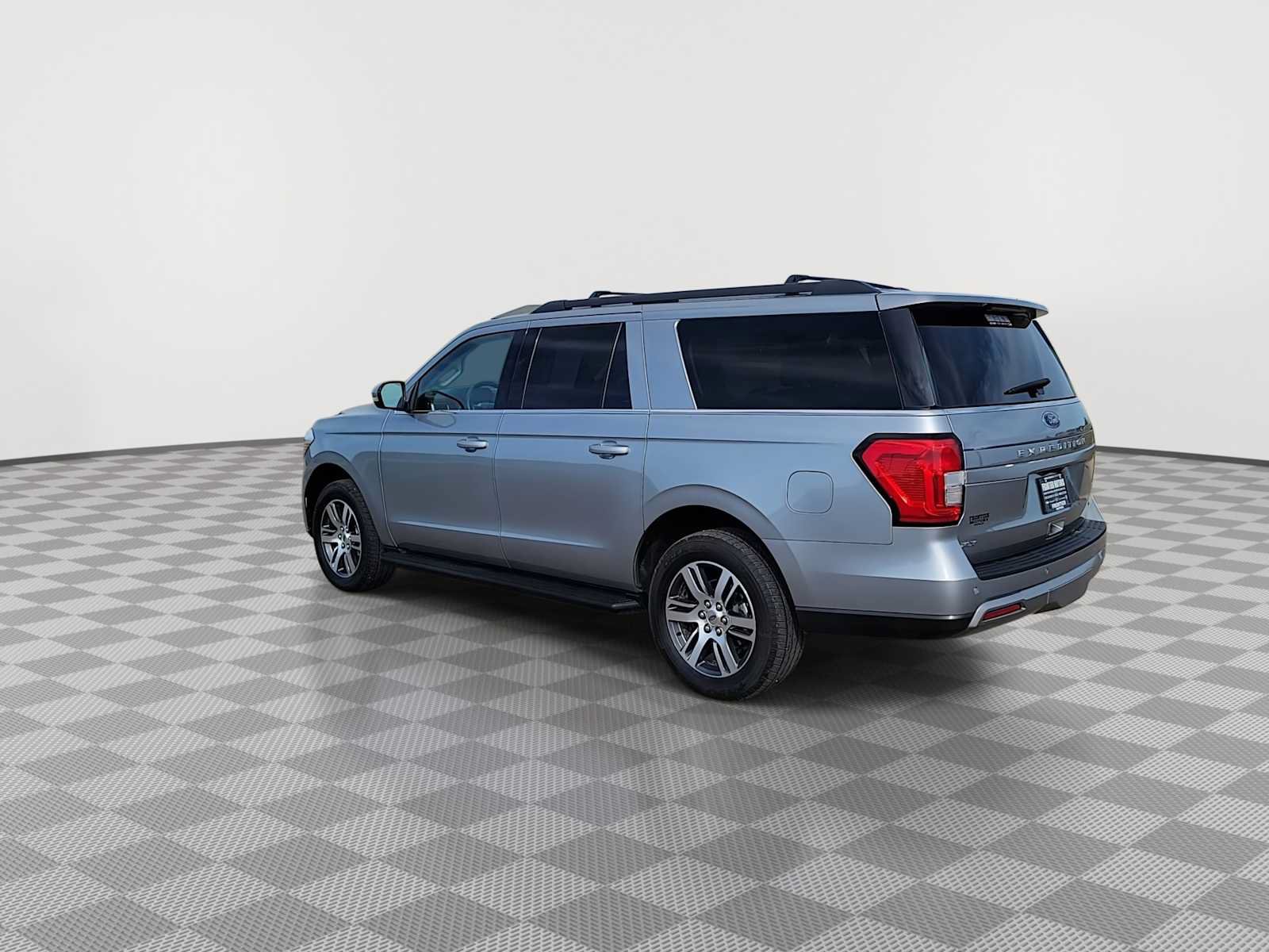 Used 2024 Ford Expedition Max XLT AWD/4WD image 6