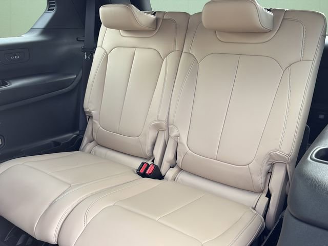 Certified 2023 Jeep Grand Cherokee L Limited image 16