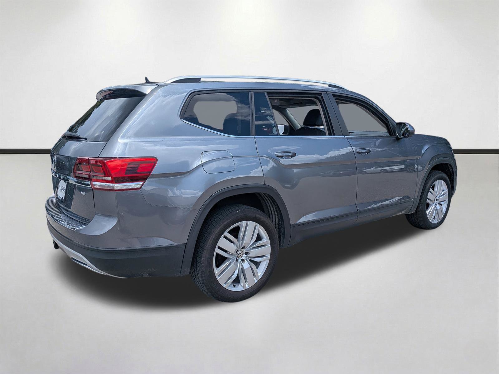 Used 2019 Volkswagen Atlas SE w/ Panoramic Sunroof Package FWD image 4
