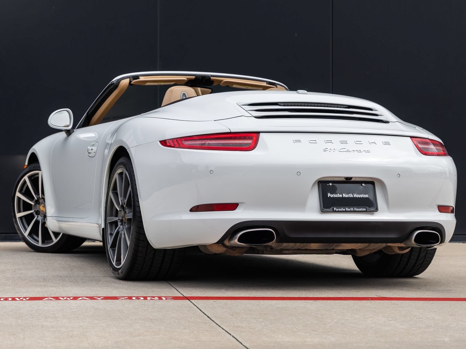 Used 2015 Porsche 911 Carrera RWD image 3