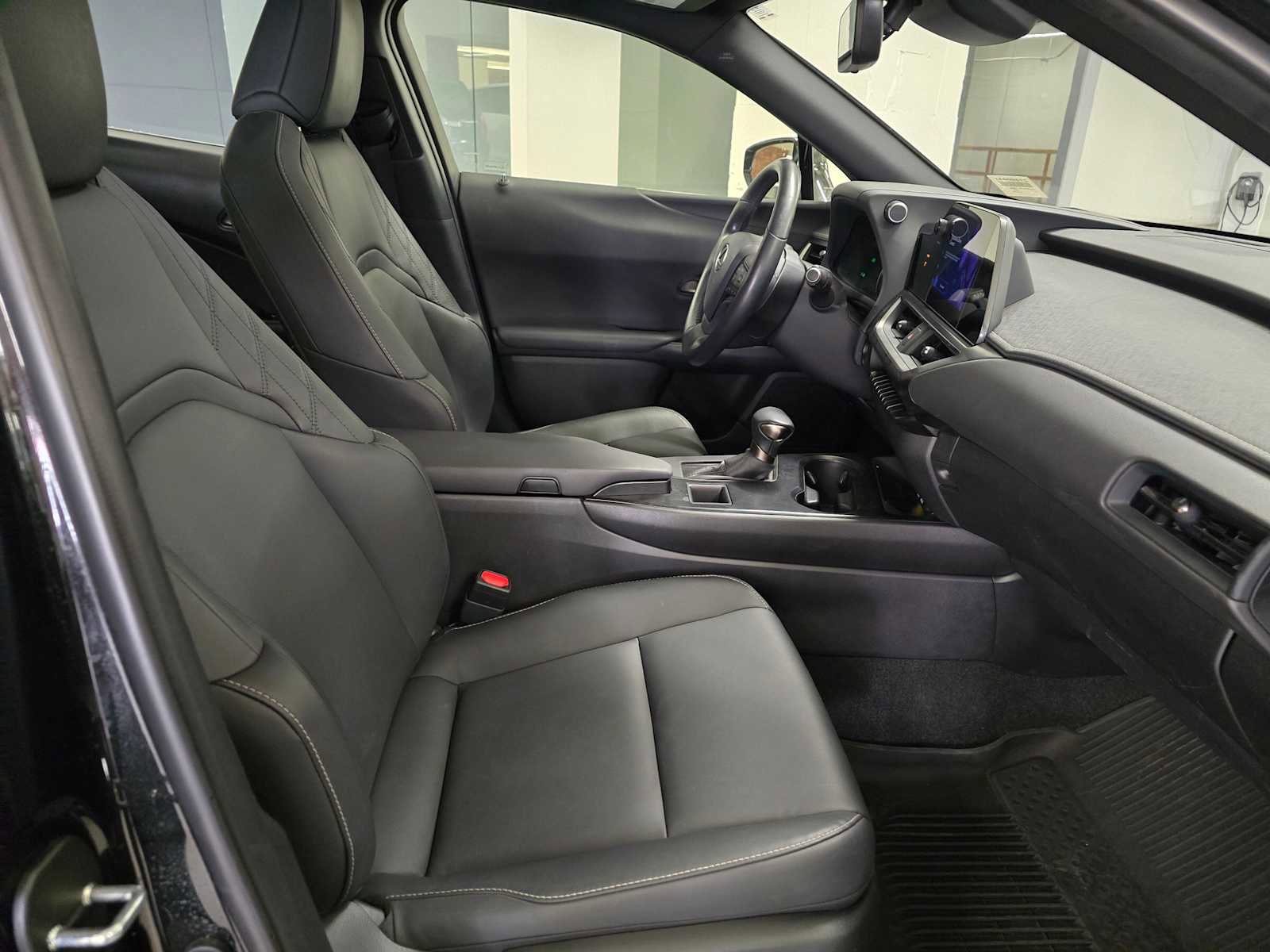 Used 2023 Lexus UX 250h FWD w/ Accessory Package (Z2) image 12